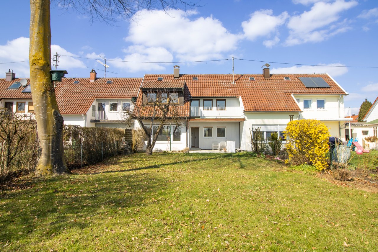 Mering: Verkauft!  Gelegenheit! Charmantes RMH am Feldrand, tolles Gartengrundstück, gepflegter Zustand 