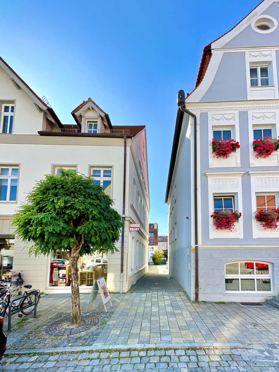 Friedberg: Verkauft! Loft-ähnliche 2 ZKB mit großzügigem Grundriss, helle Räume in der Friedberger Altstadt 