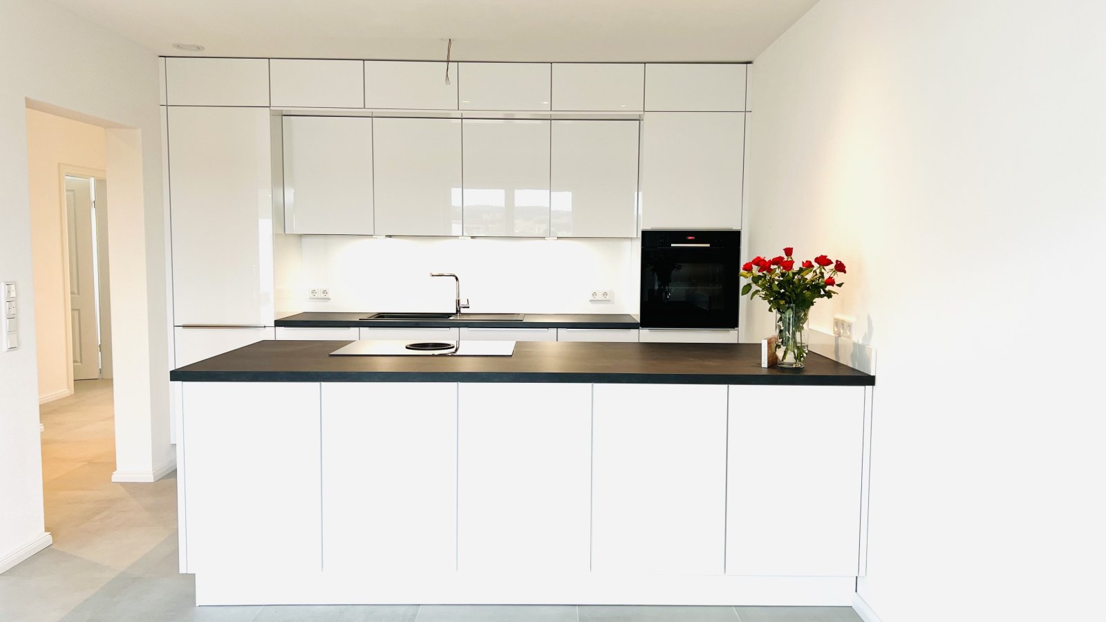Exklusive Doppelhaushälfte Neubau 2024 | KfW-55 | A+ | Garten | Glasfaser | Designküche