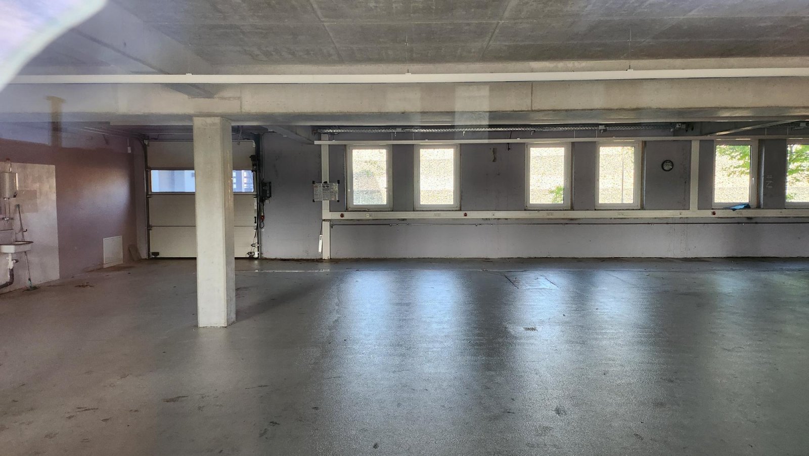 WESTPOINT Business Center: Ausstellungs, Lager oder Werkstattflächen im Sheridan-Gewerbepark!