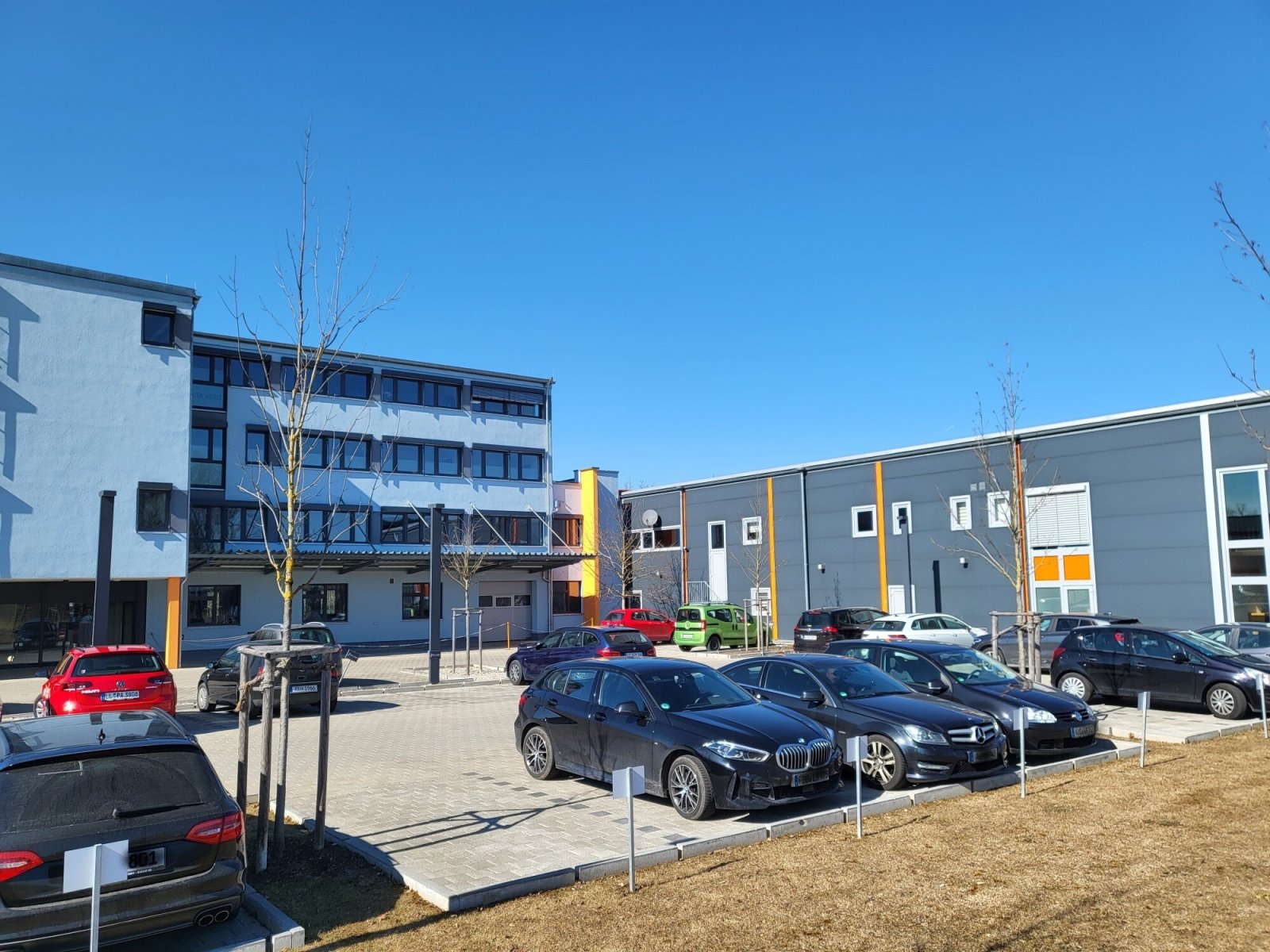 WESTPOINT Business Center: Ausstellungs, Lager oder Werkstattflächen im Sheridan-Gewerbepark!