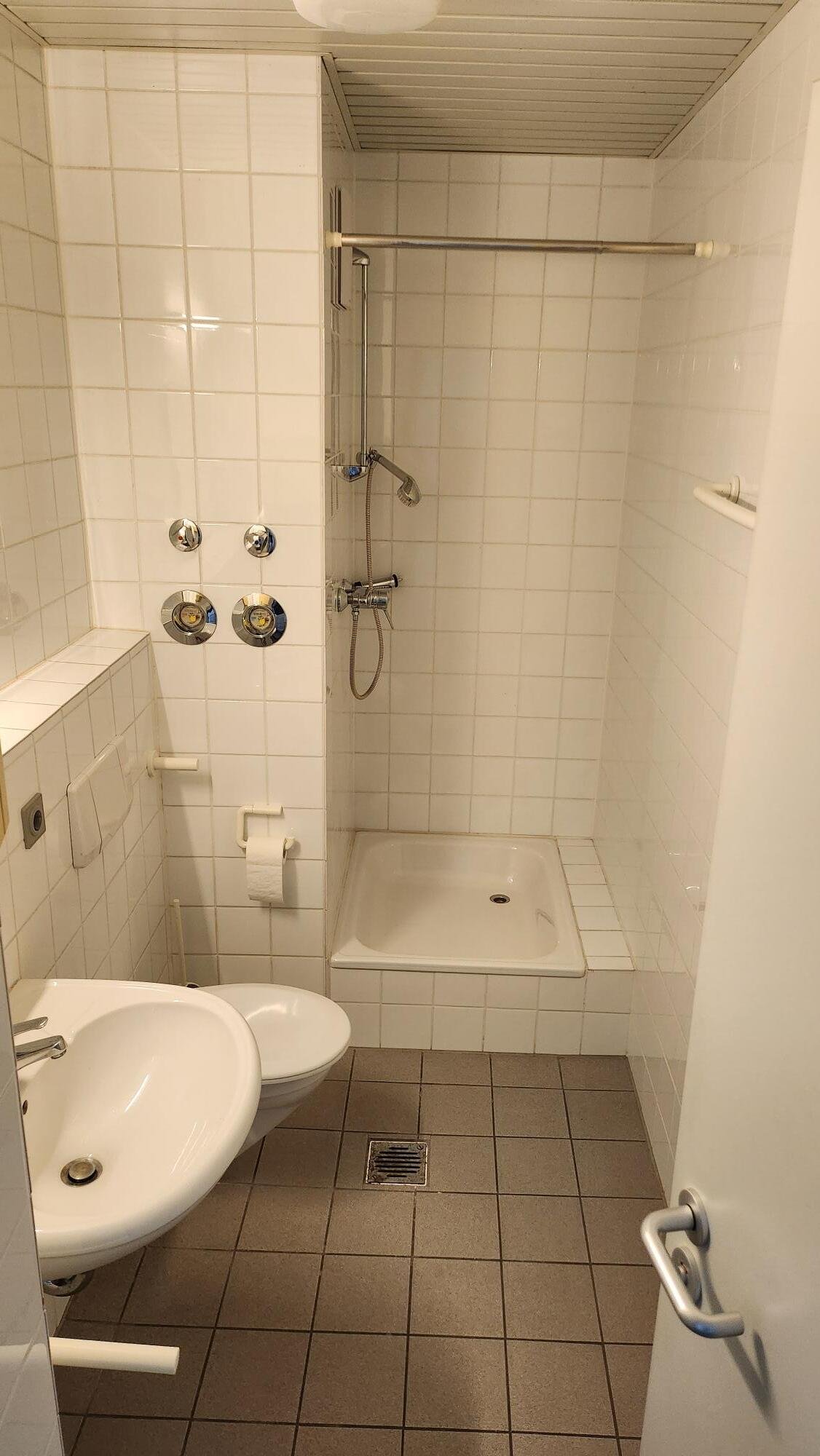 Teilmöblierte, freundliche Büroräume in zentraler Lage beim Amtsgericht Göggingen
