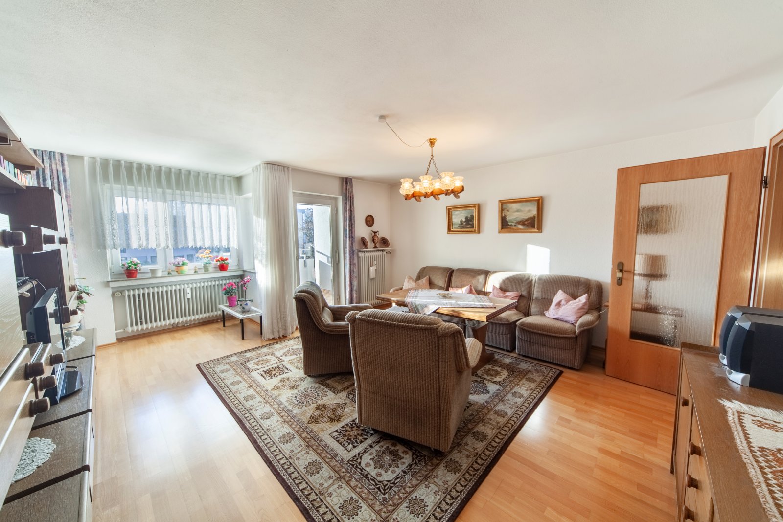 Charmante 3 ZKB Wohnung in der Hammerschmiede mit zwei Balkonen und TG Stellplatz