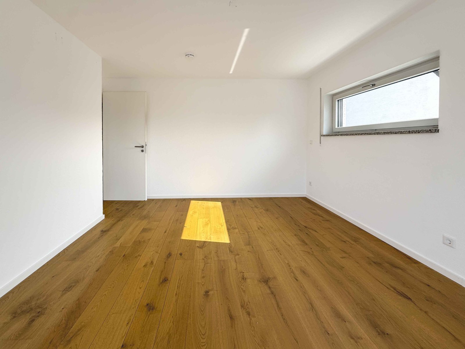 Exklusive 3 ZKB Moderne Terrassenwohnung (BJ.2017)  mit hochwertiger Ausstattung und EBK!