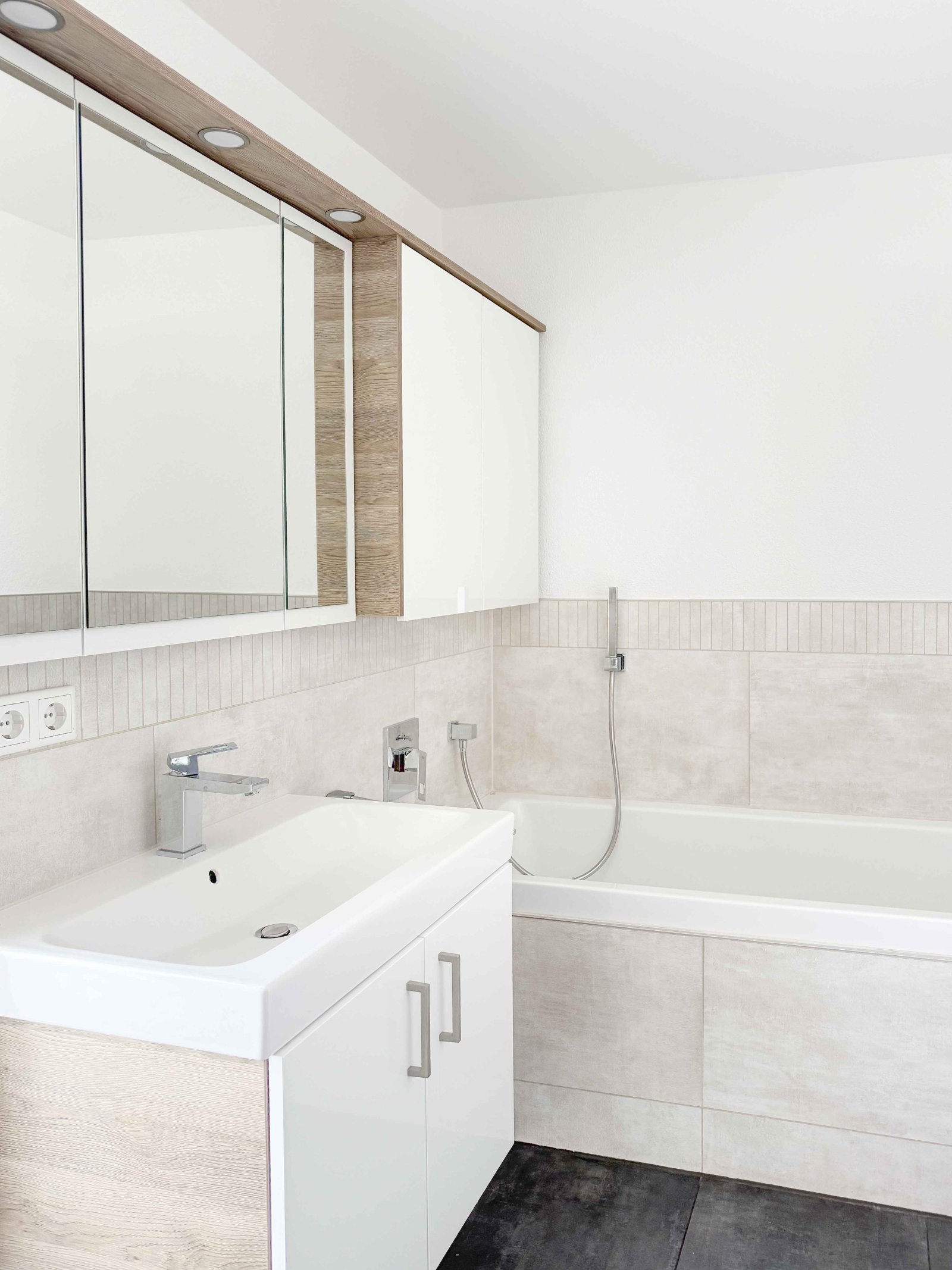 Exklusive 3 ZKB Moderne Terrassenwohnung (BJ.2017)  mit hochwertiger Ausstattung und EBK!