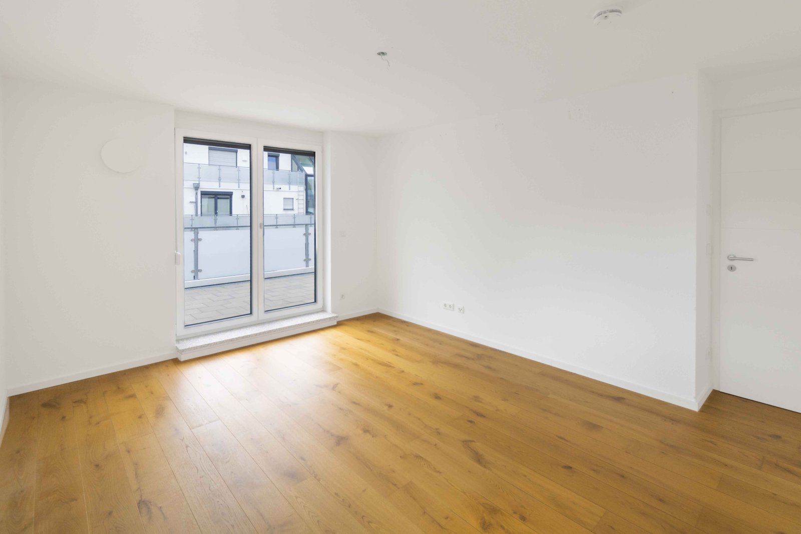 Exklusive 3 ZKB Moderne Terrassenwohnung (BJ.2017)  mit hochwertiger Ausstattung und EBK!