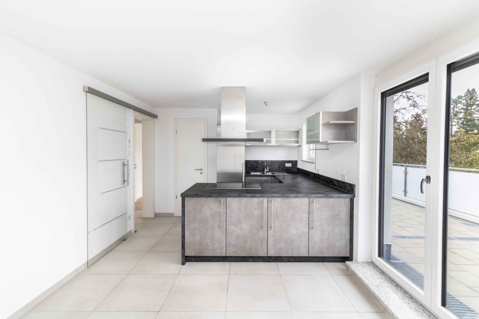 Exklusive 3 ZKB Moderne Terrassenwohnung (BJ.2017)  mit hochwertiger Ausstattung und EBK!