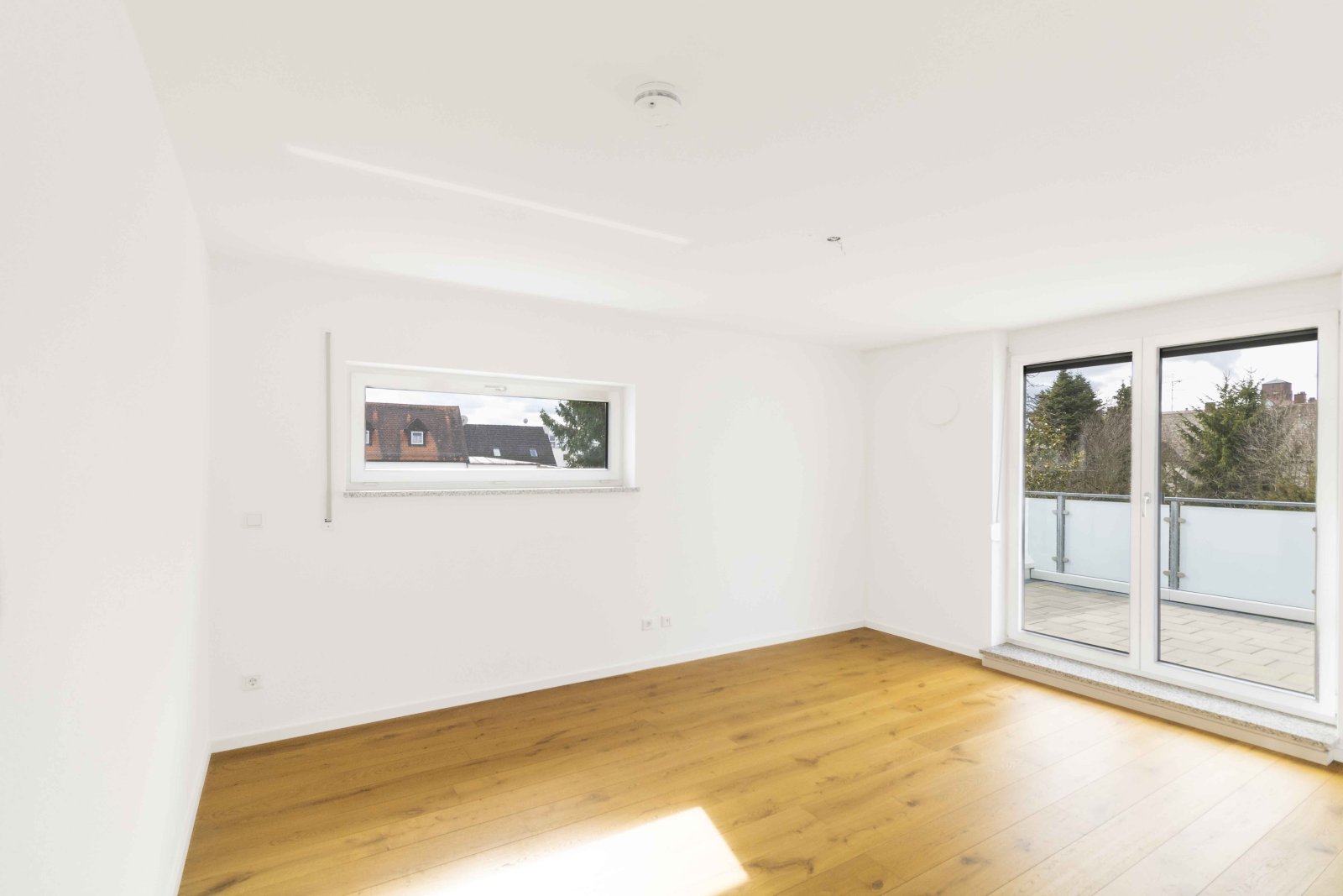 Exklusive 3 ZKB Moderne Terrassenwohnung (BJ.2017)  mit hochwertiger Ausstattung und EBK!