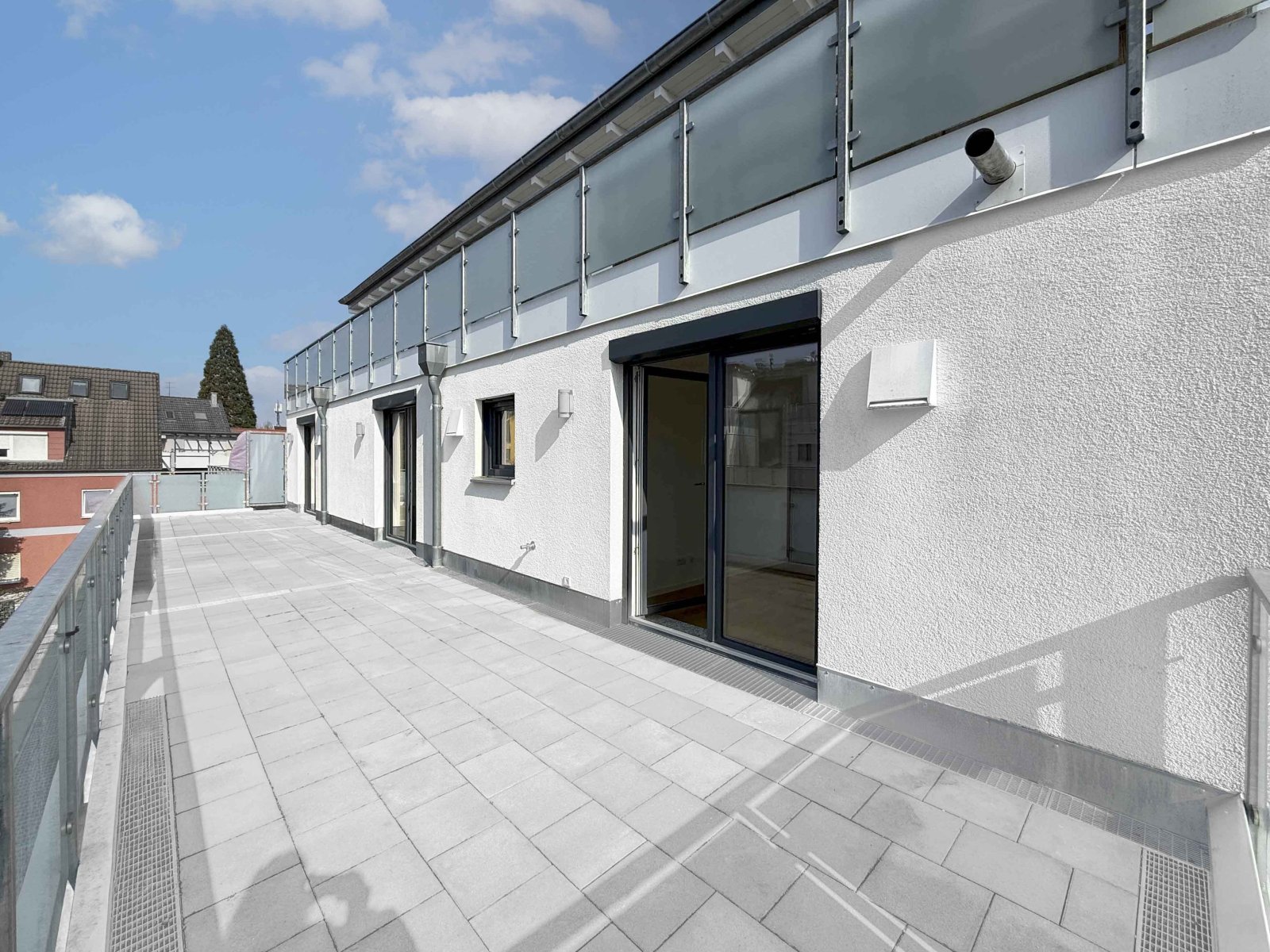 Exklusive 3 ZKB Moderne Terrassenwohnung (BJ.2017)  mit hochwertiger Ausstattung und EBK!