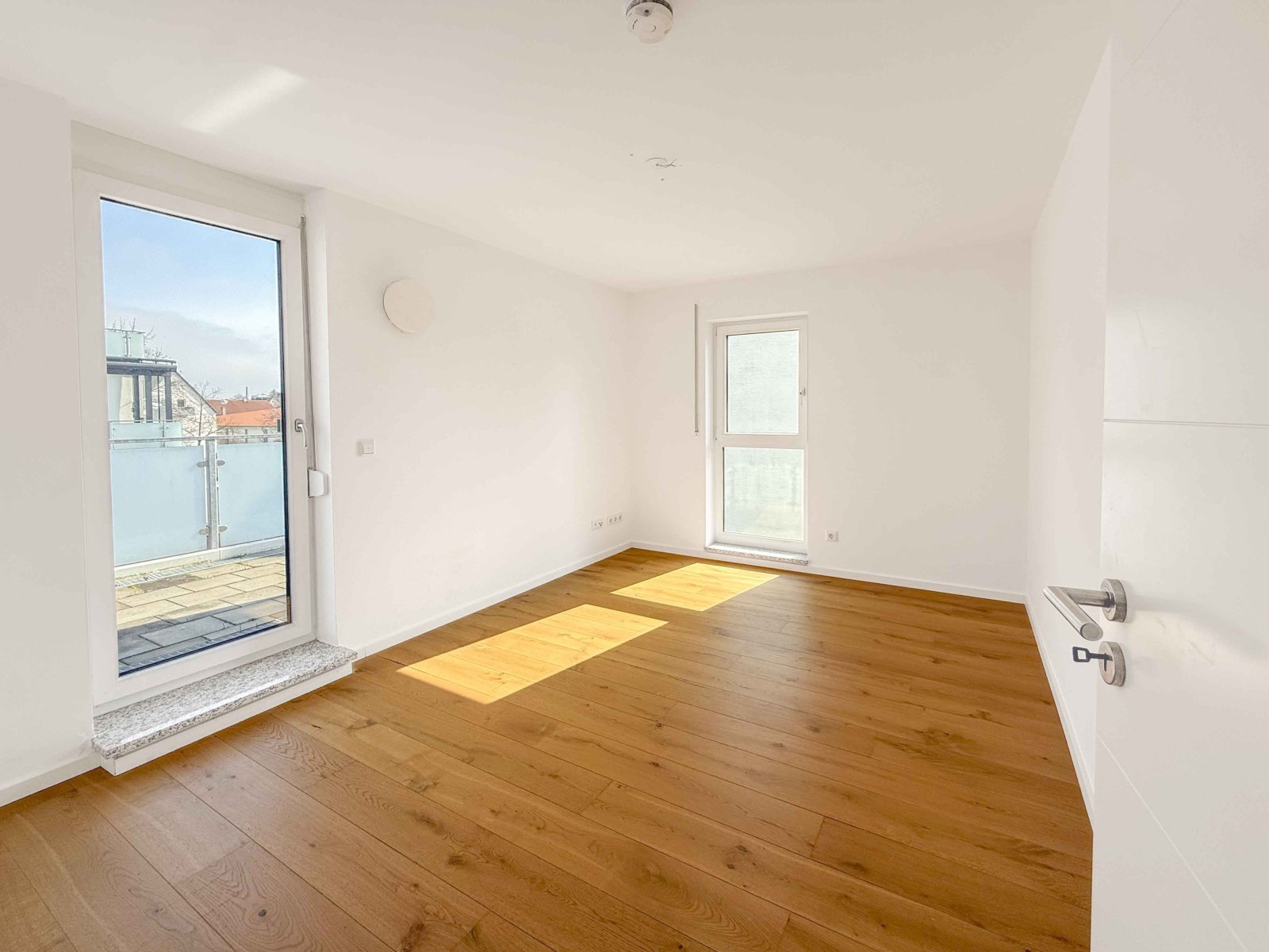 Exklusive 3 ZKB Moderne Terrassenwohnung (BJ.2017)  mit hochwertiger Ausstattung und EBK!