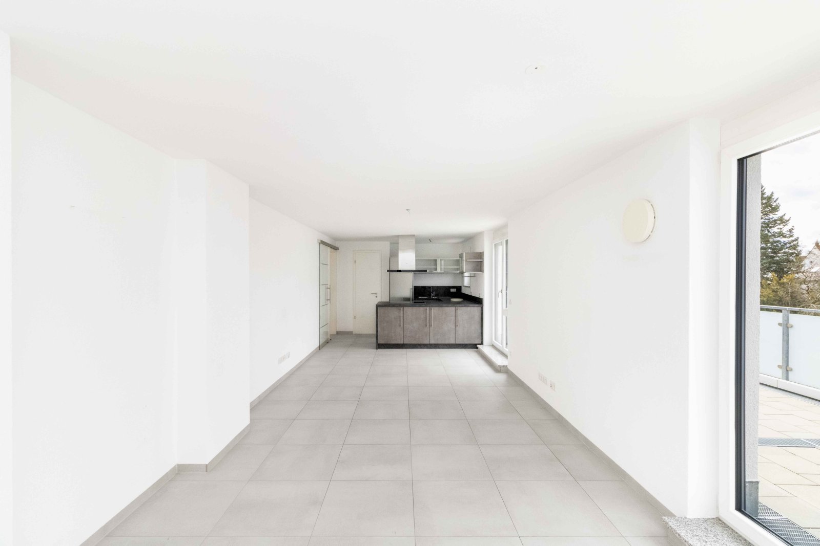 Exklusive 3 ZKB Moderne Terrassenwohnung (BJ.2017)  mit hochwertiger Ausstattung und EBK!