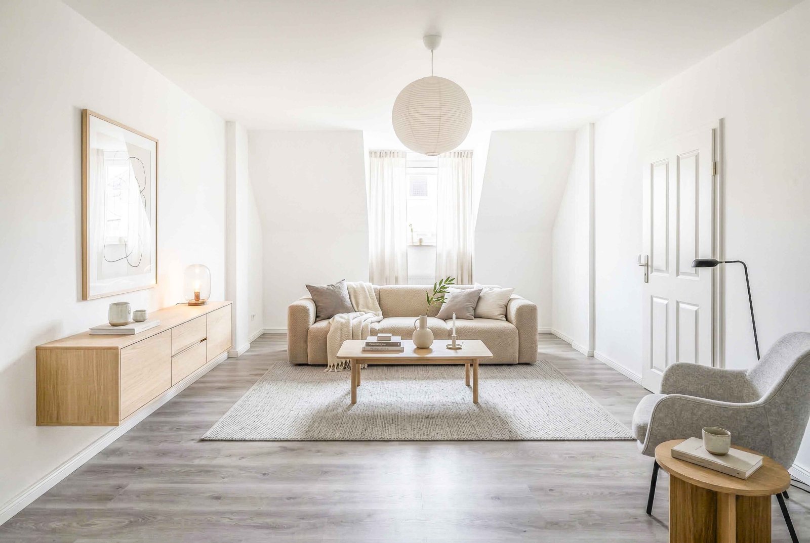 Juwel in der Innenstadt von Augsburg! Kernsanierte 2 ZKB mit Dachterrasse in absoluter Zentrumslage im Georgenviertel! Bald mieterfrei!