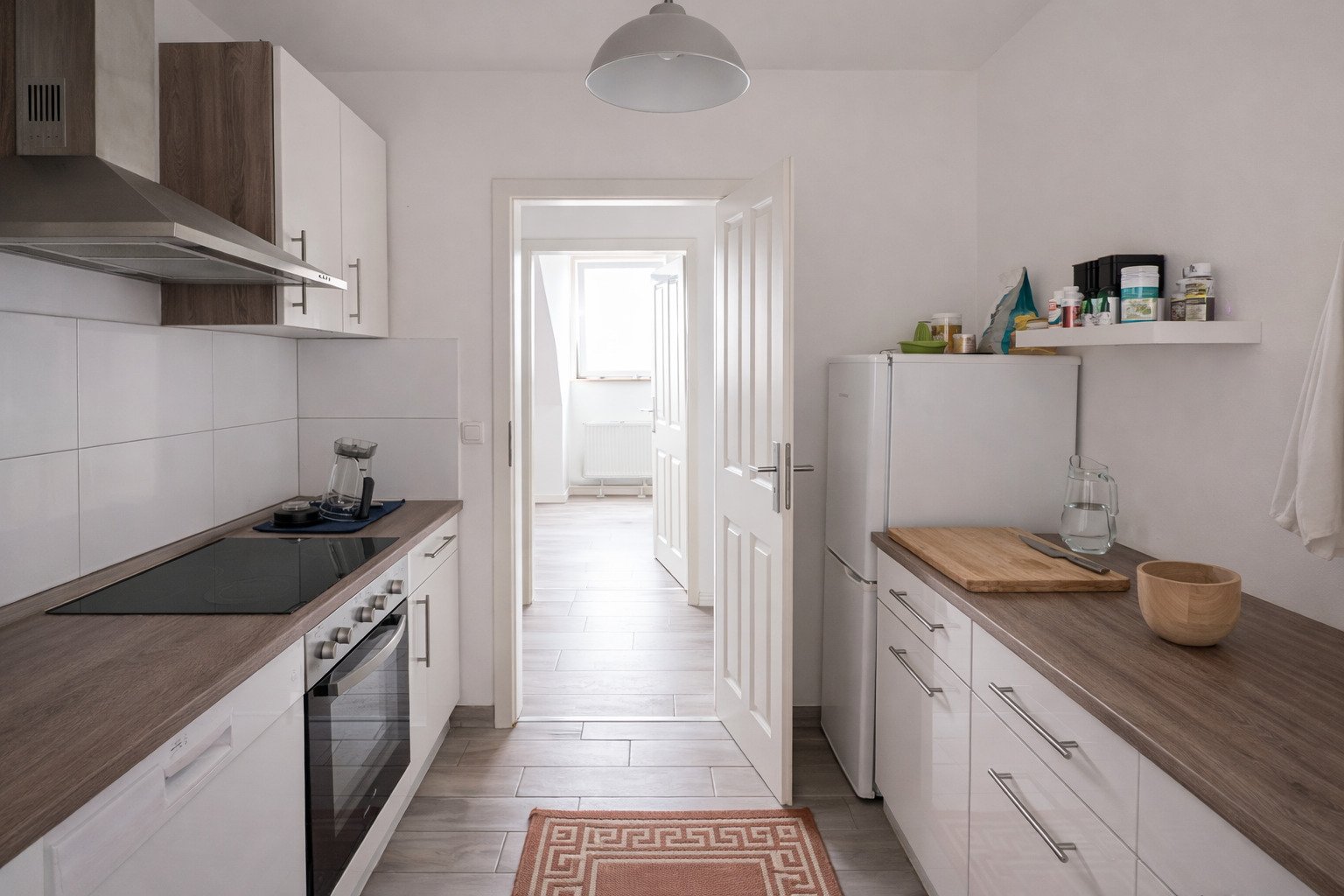 Juwel in der Innenstadt von Augsburg! Kernsanierte 2 ZKB mit Dachterrasse in absoluter Zentrumslage im Georgenviertel! Bald mieterfrei!
