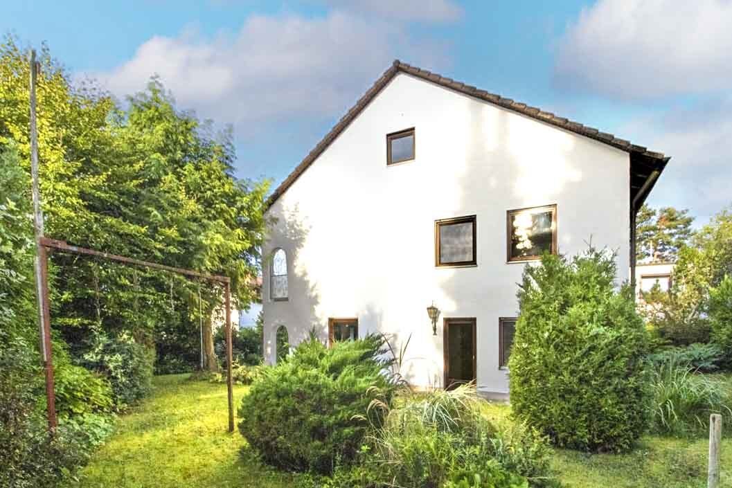 Mehrgenerationenhaus in naturnaher Lage – mit Einliegerwohnung, außergewöhnlichen Raumhöhen und flexiblem Grundriss