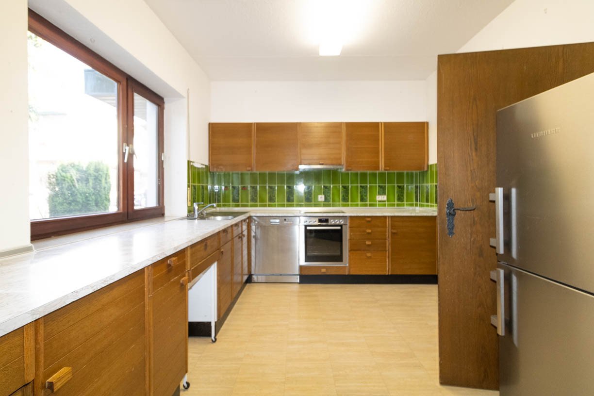 Mehrgenerationenhaus in naturnaher Lage – mit Einliegerwohnung, außergewöhnlichen Raumhöhen und flexiblem Grundriss