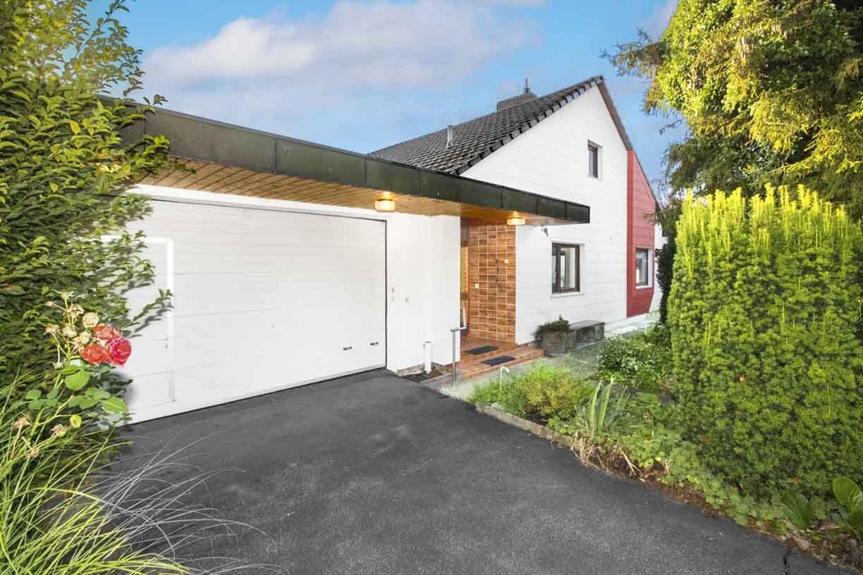 Mehrgenerationenhaus in naturnaher Lage – mit Einliegerwohnung, außergewöhnlichen Raumhöhen und flexiblem Grundriss