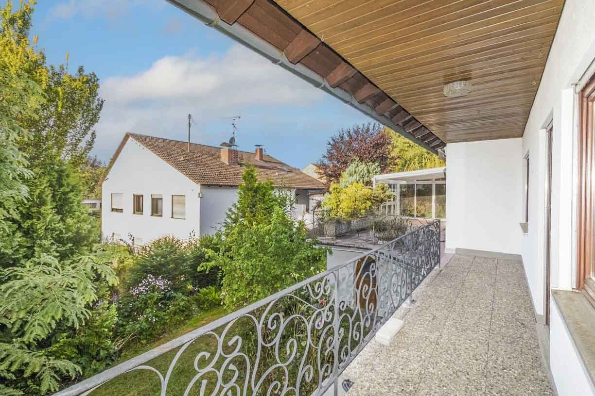 Mehrgenerationenhaus in naturnaher Lage – mit Einliegerwohnung, außergewöhnlichen Raumhöhen und flexiblem Grundriss