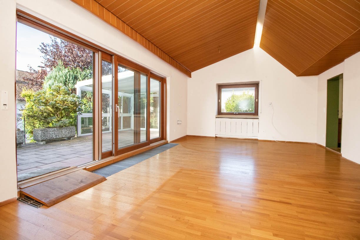Mehrgenerationenhaus in naturnaher Lage – mit Einliegerwohnung, außergewöhnlichen Raumhöhen und flexiblem Grundriss