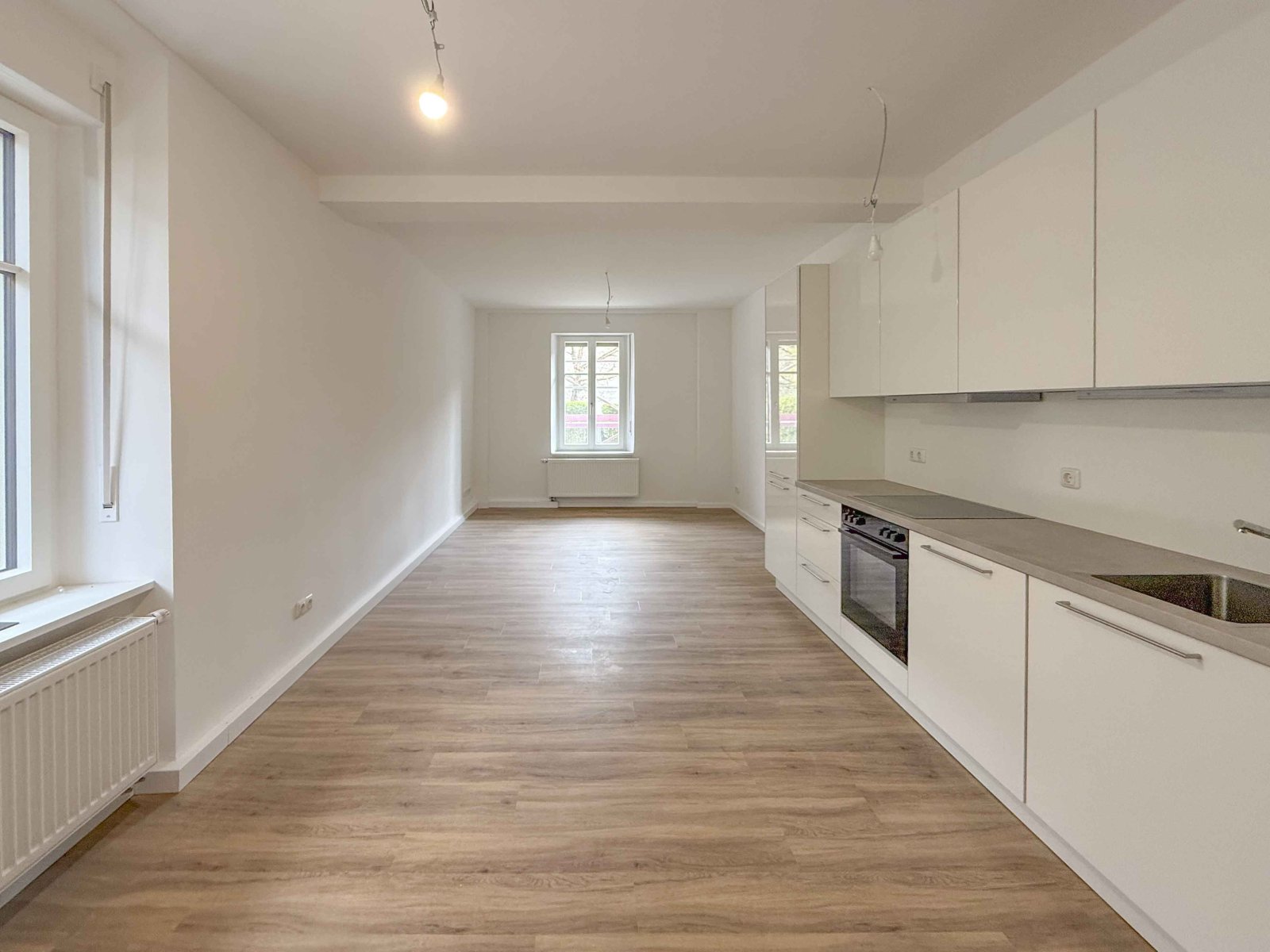 Moderne, renovierte 2-ZKB mit EBK im Stadtjägerviertel!