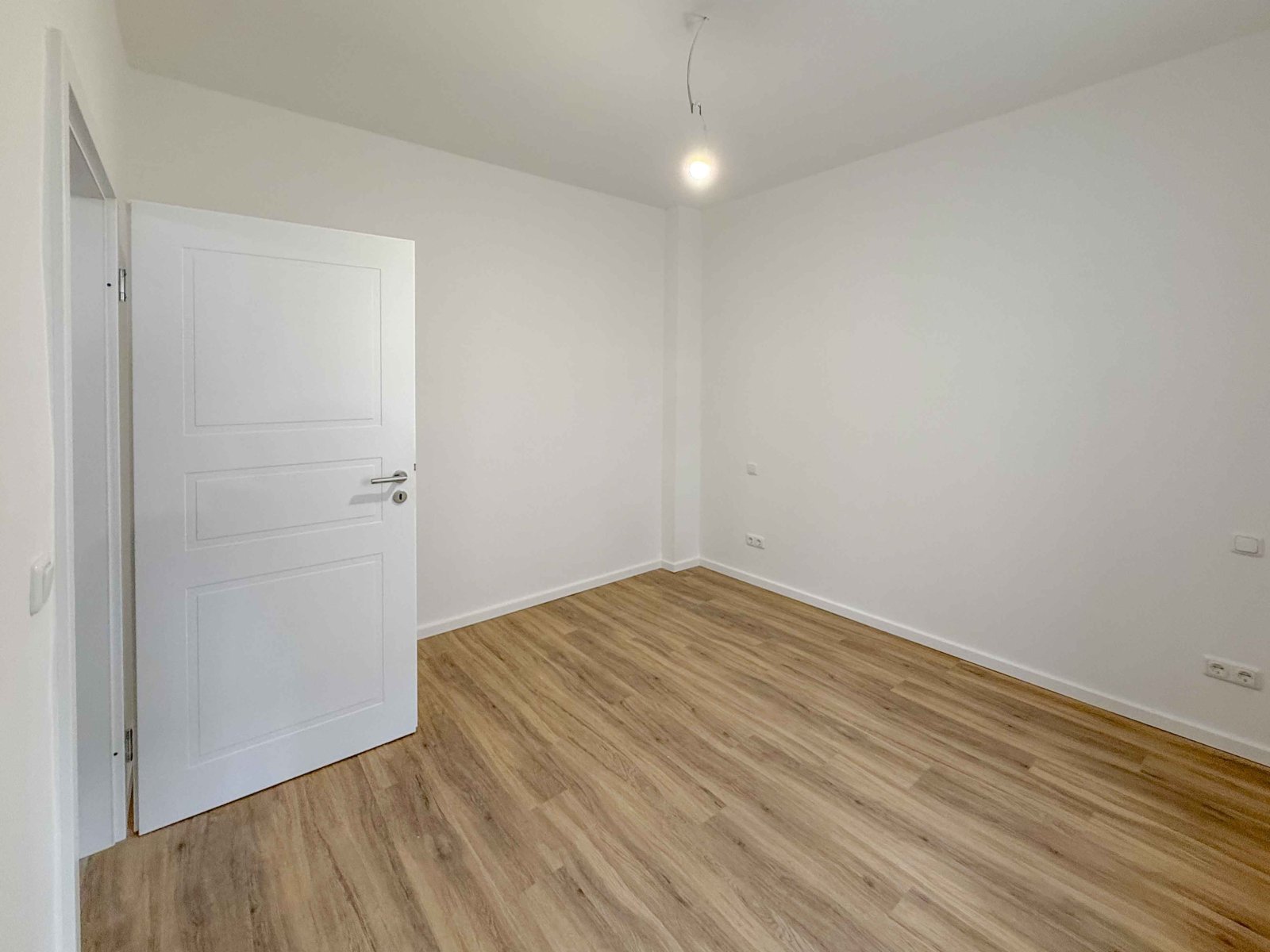 Moderne, renovierte 2-ZKB mit EBK im Stadtjägerviertel!
