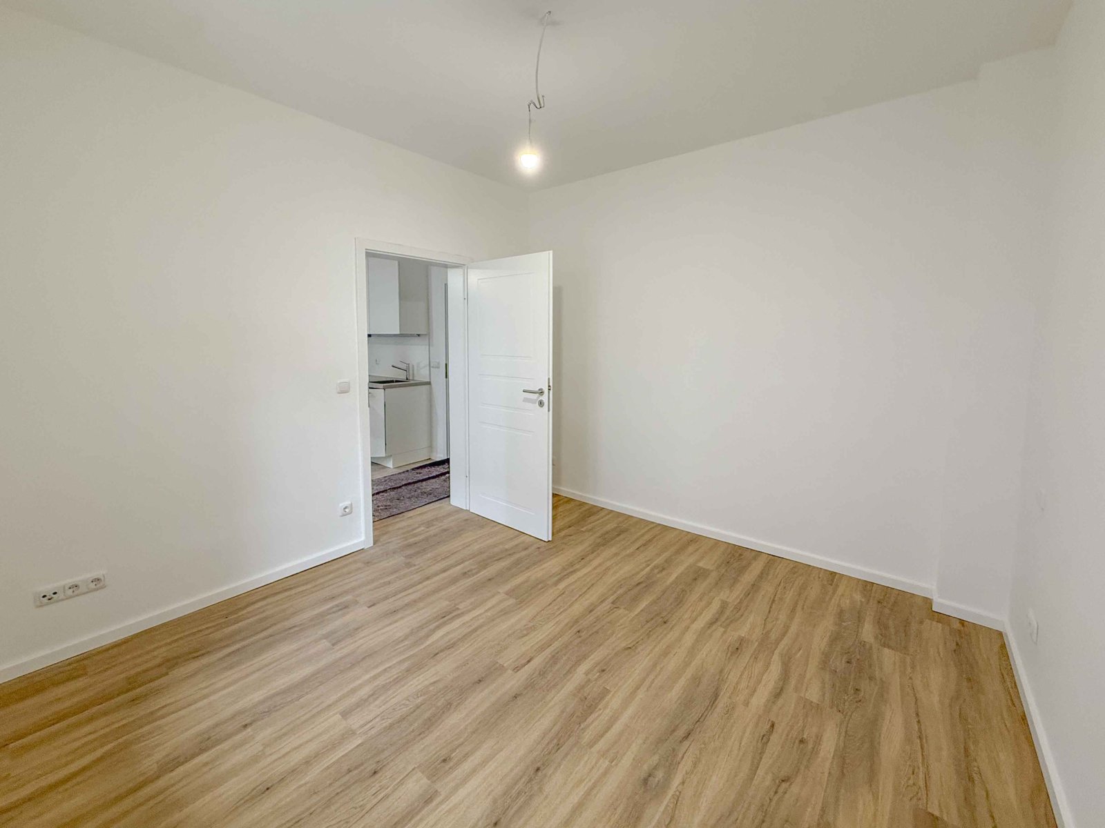 Moderne, renovierte 2-ZKB mit EBK im Stadtjägerviertel!