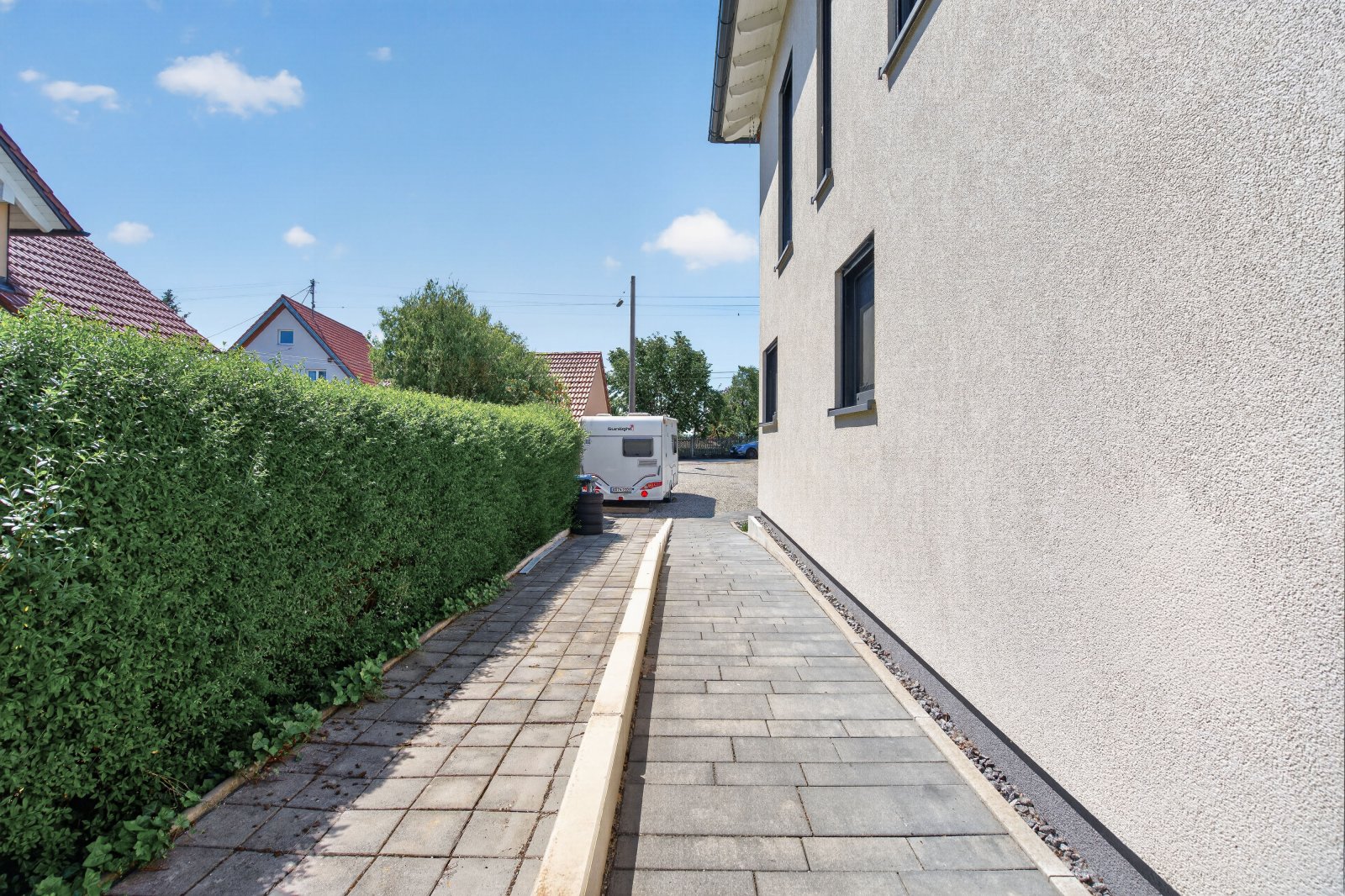 Modernes Bien-Zenker-Effizienzhaus KfW 55 – Stilvoll wohnen mit Komfort und Zukunft