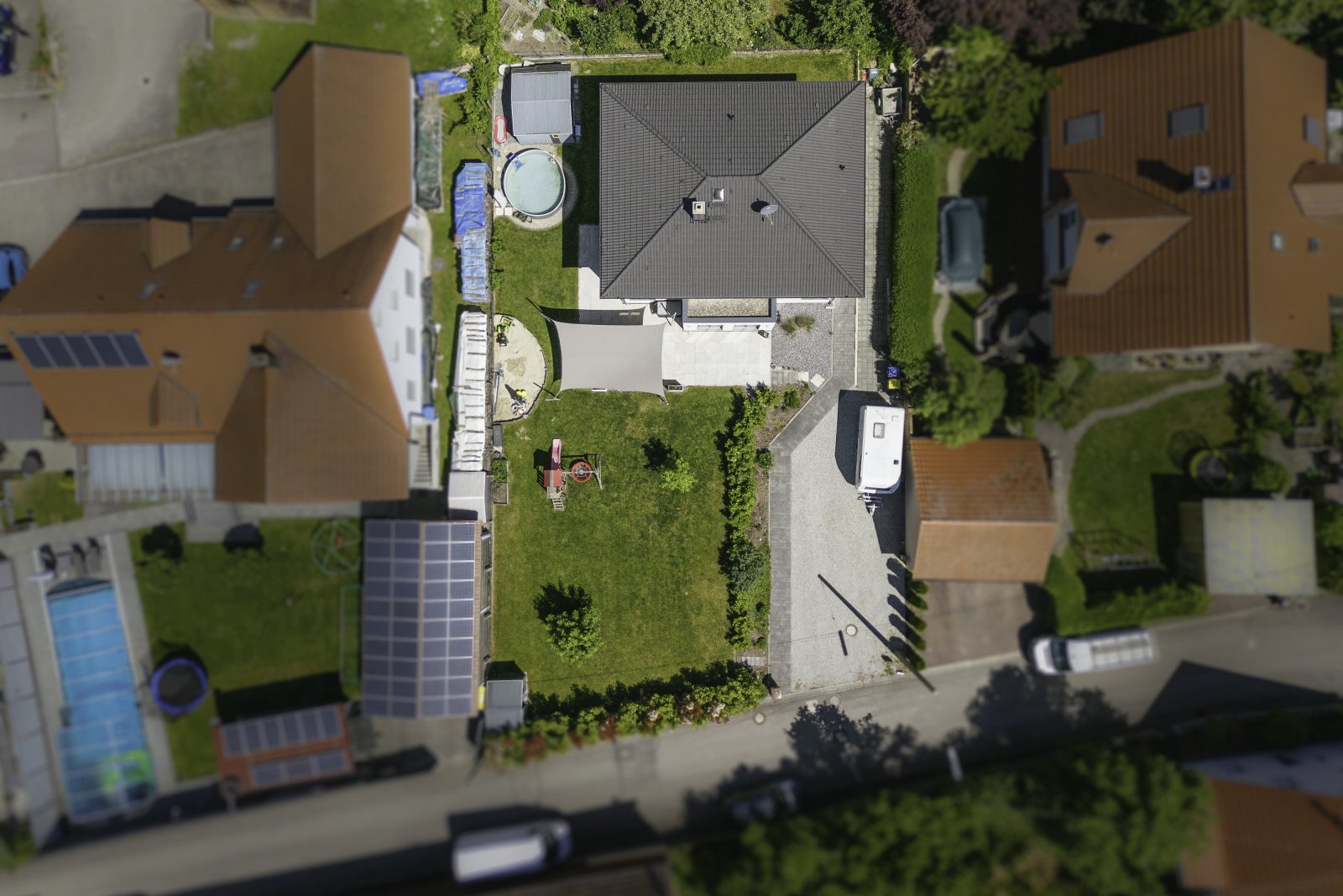 Modernes Bien-Zenker-Effizienzhaus KfW 55 – Stilvoll wohnen mit Komfort und Zukunft