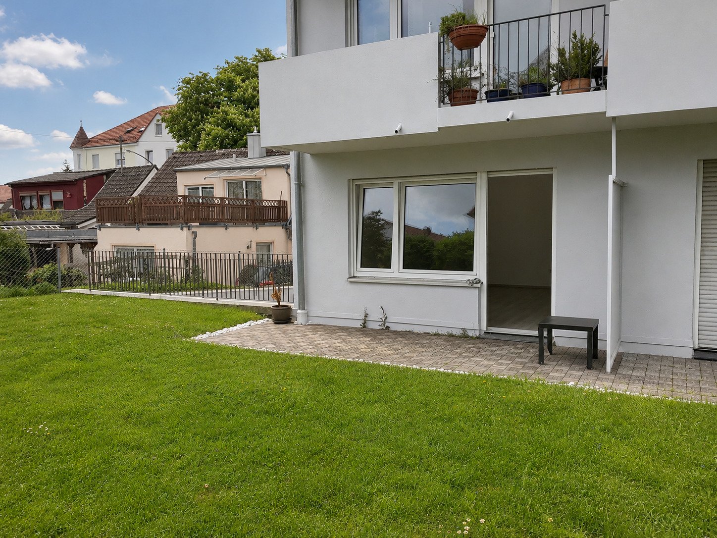 Augsburg: Leerstehendes modernes Apartment mit Garten, EBK, Terrasse & Blick ins Grüne 