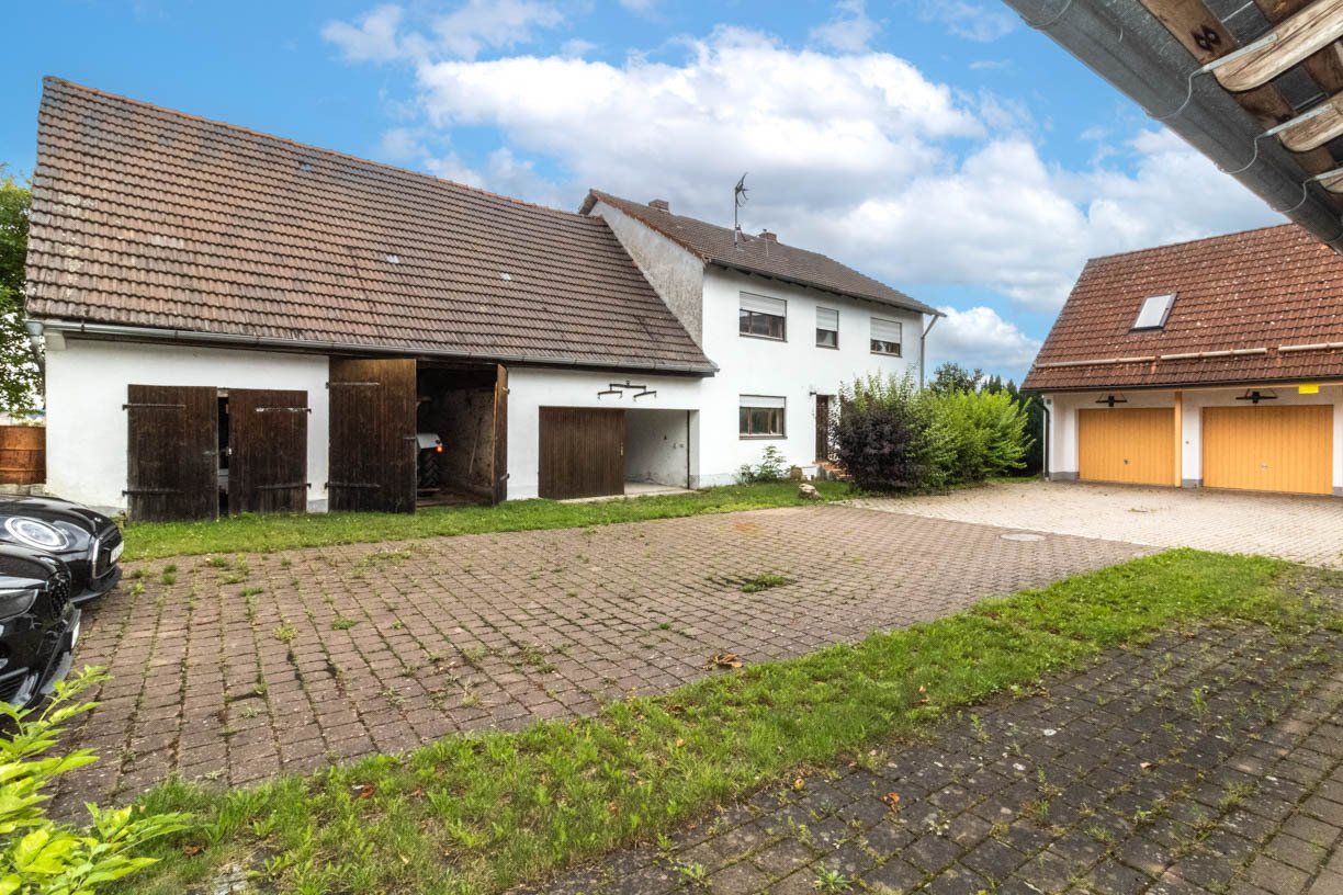 Traumhaftes Hofensemble mit Potenzial – zzgl. Bauplatz, Stadel, Grünland zur Pacht -