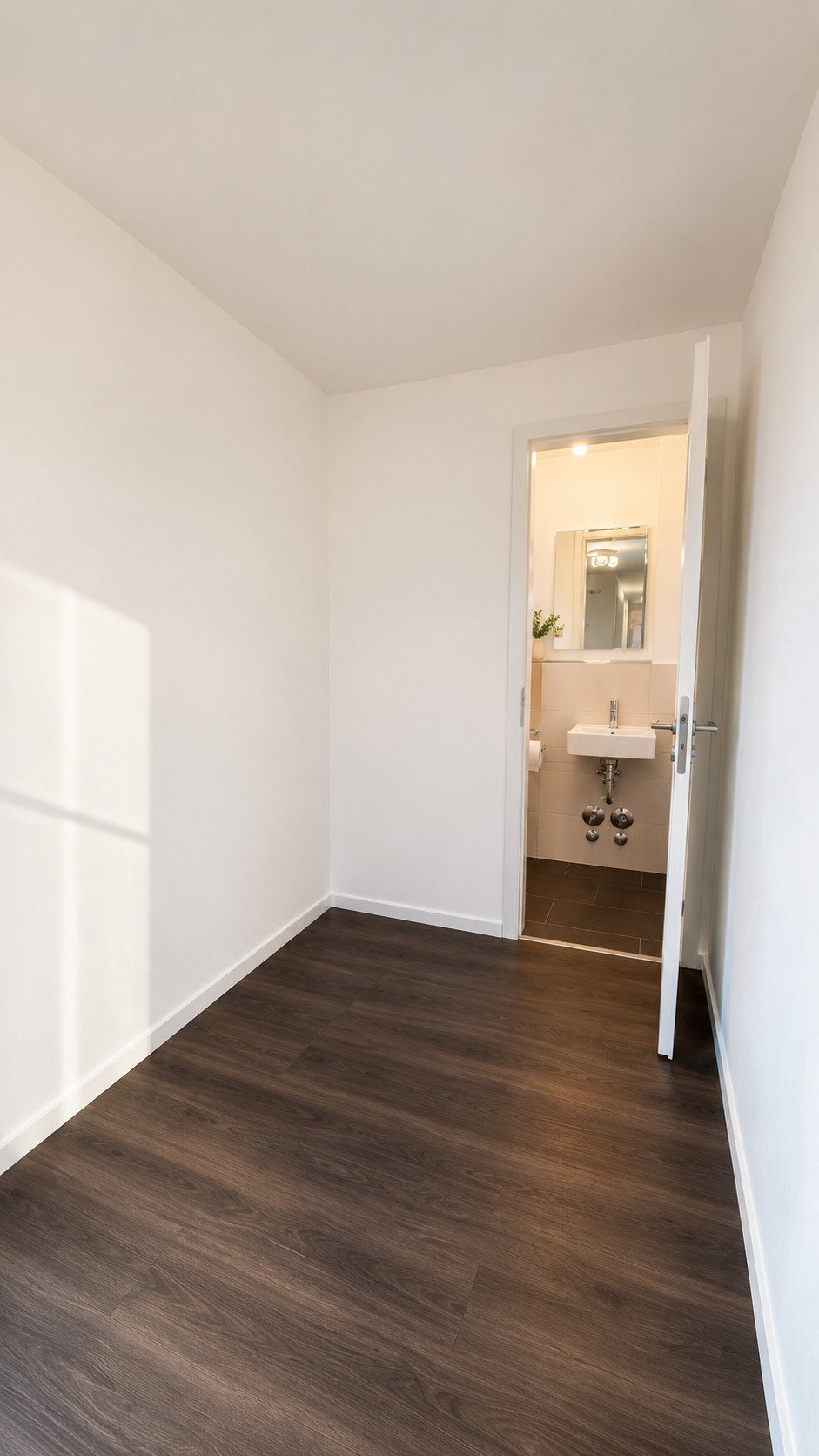 Exklusiv möblierte 4-Zimmer-Wohnung | 3 Dachterrassen | Aufzug | TG-Stellplatz | 1000 Mbit Internet