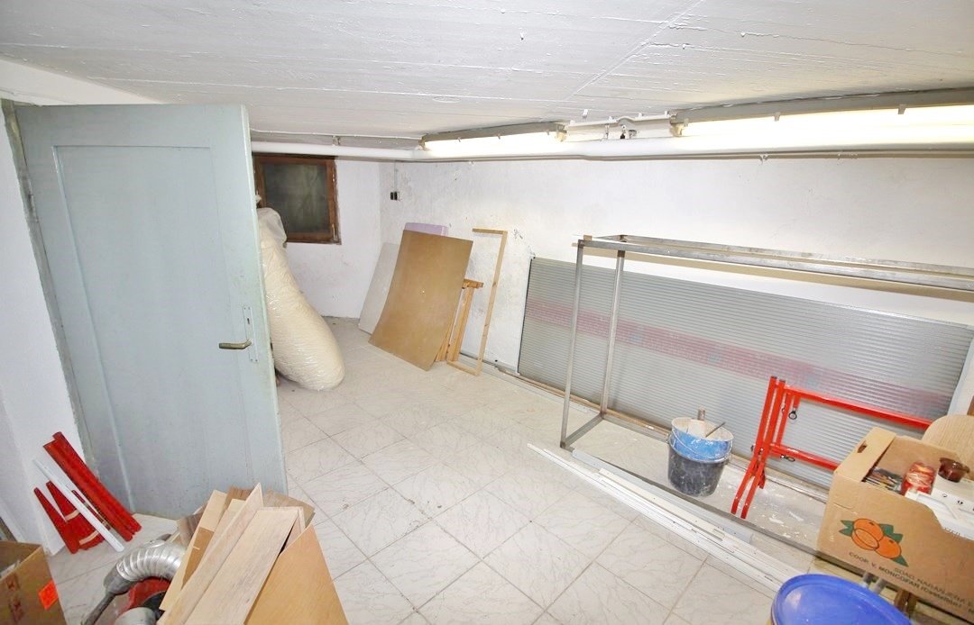 Lager-/ Werkstatt-/ Hobbyräume inkl. WC/Dusche und Küchenanschlüsse in der Augsburger-Innenstadt! 