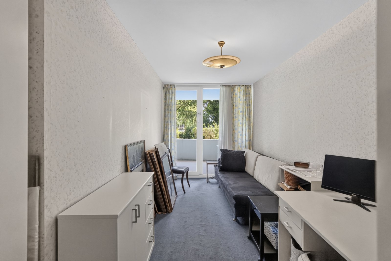 Hochwertige 4-Zimmer-Terrassenwohnung auf zwei Ebenen, Tiefgarage und Dachpool in Göggingen