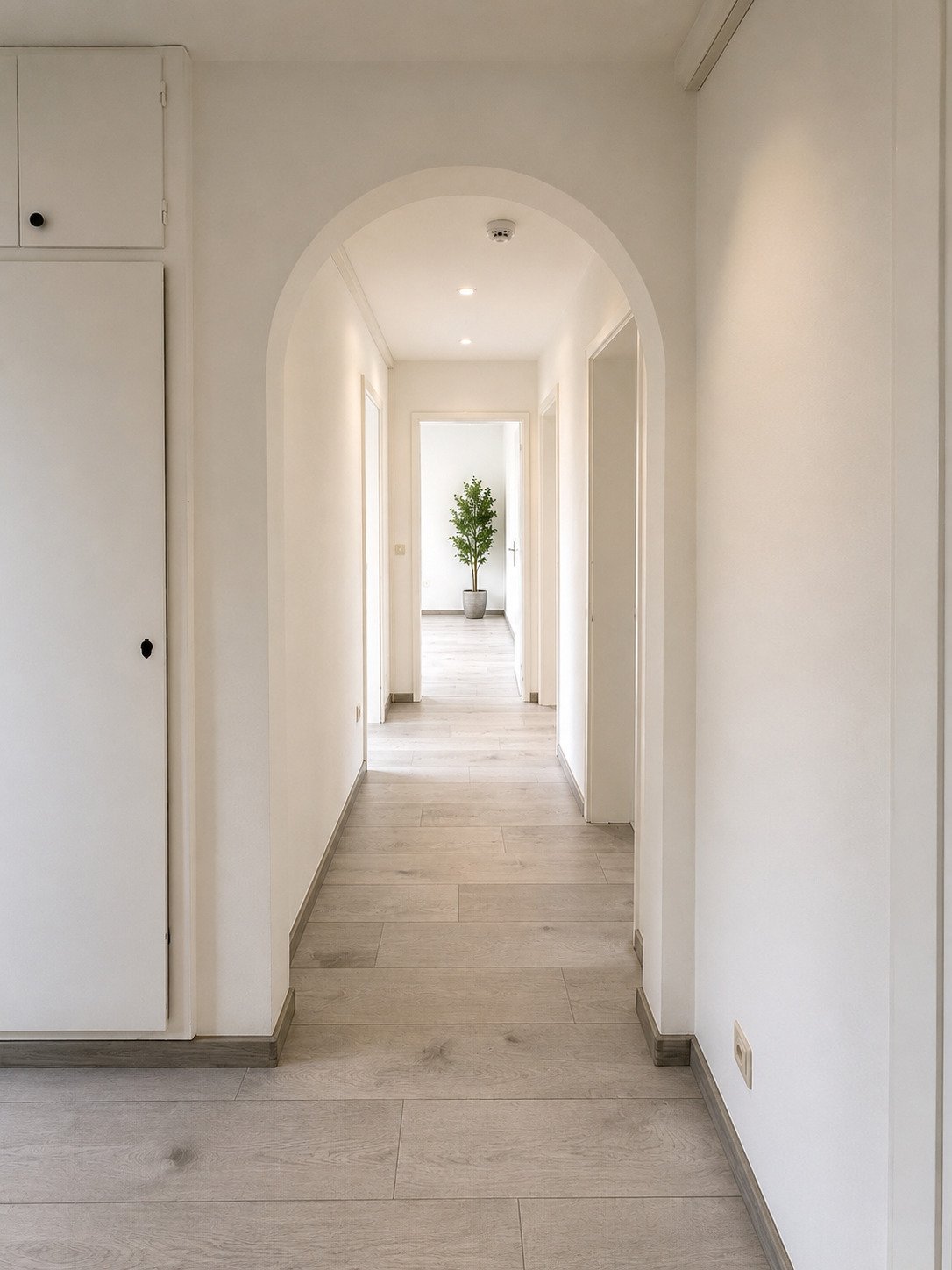 Königsbrunn: Attraktive 4-Zimmer-Wohnung mit Balkon in ruhiger Wohnlage von Königsbrunn - Anfragen bitte per E-Mail!  