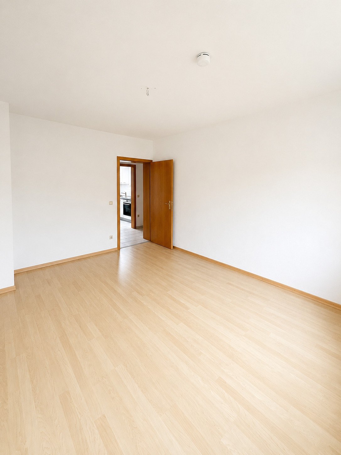 Charmante 3 ZKB - Wohnung mit viel Tageslicht und guter Raumaufteilung. Anfrage bitte per E-Mail!