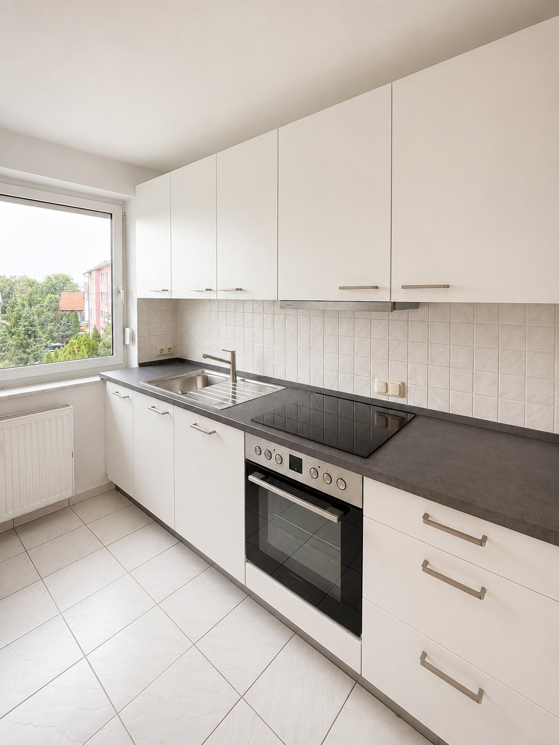 Charmante 3 ZKB - Wohnung mit viel Tageslicht und guter Raumaufteilung. Anfrage bitte per E-Mail!