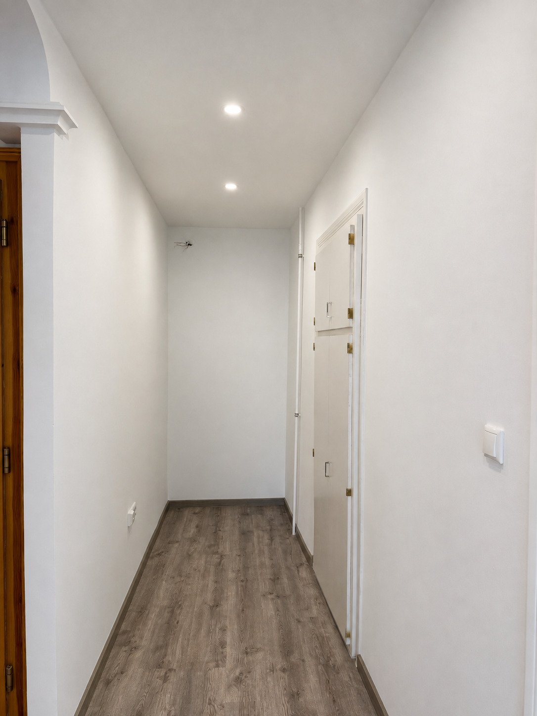 Charmante und vollständig renovierte 5 ZKB Altbauwohnung mit Garten und Zugang zum Schäfflerbach in ruhiger Innenstadtlage
