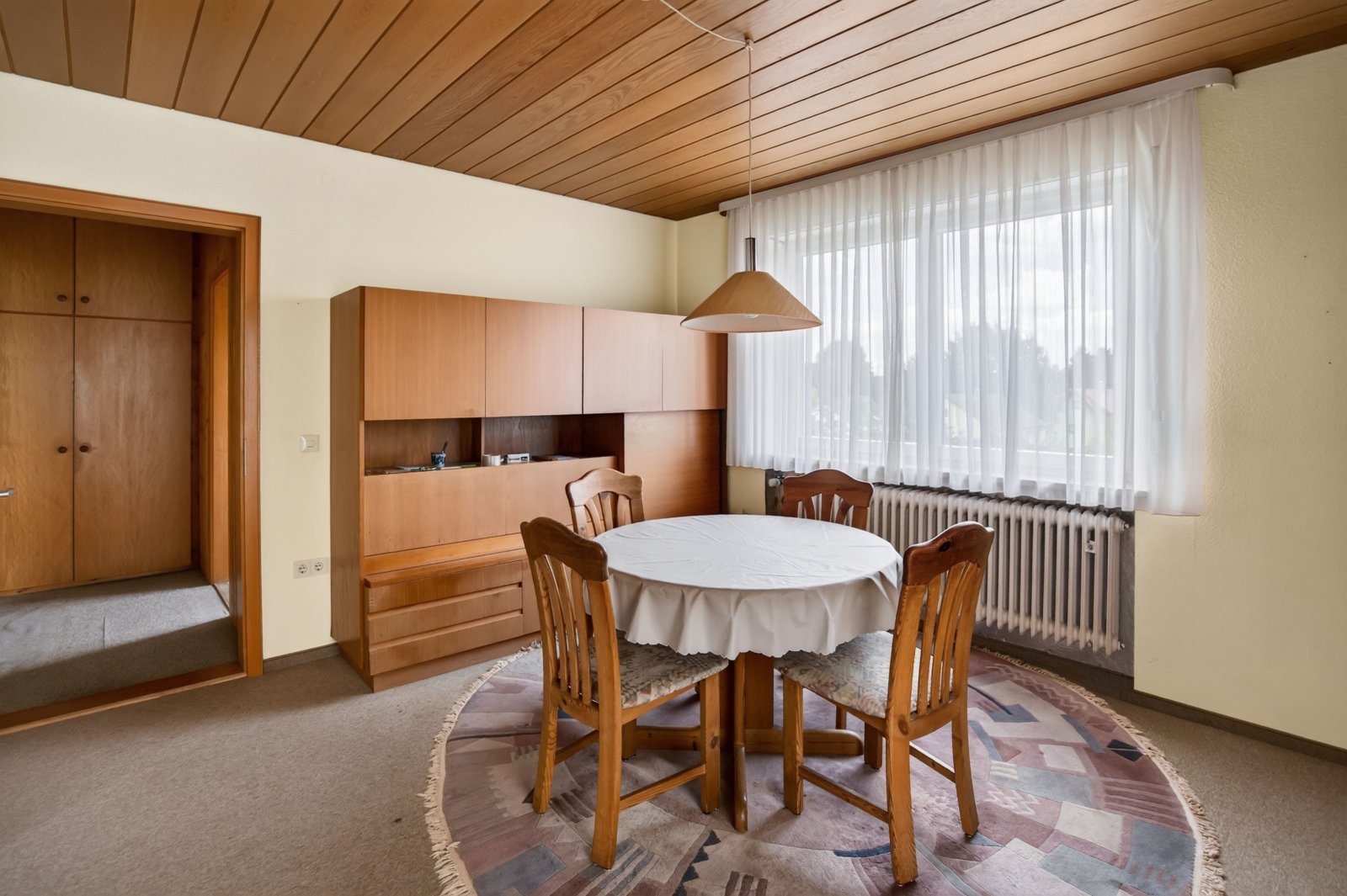 Einfamilienhaus mit viel Potenzial auf großem Gartengrundstück - 5 Zimmer + Garage am Haus