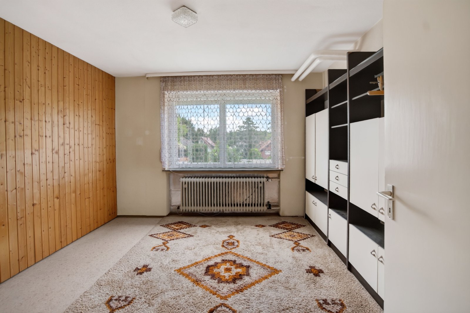 Einfamilienhaus mit viel Potenzial auf großem Gartengrundstück - 5 Zimmer + Garage am Haus