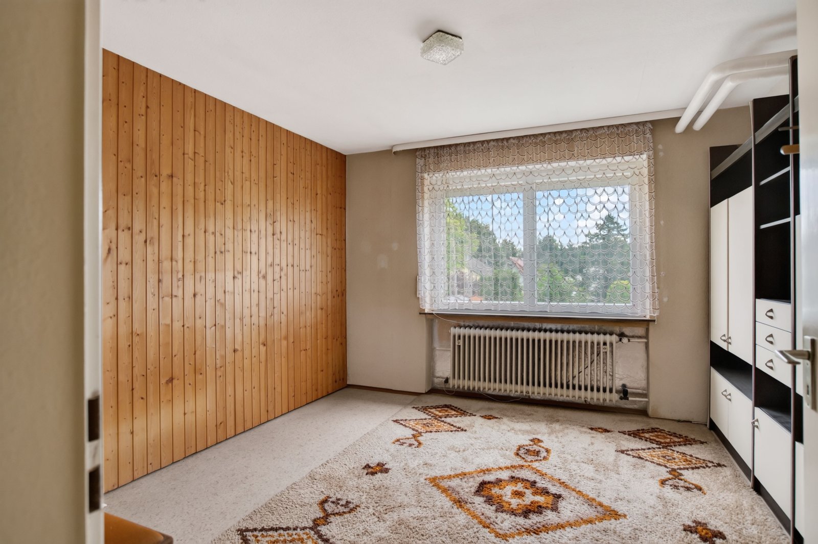 Einfamilienhaus mit viel Potenzial auf großem Gartengrundstück - 5 Zimmer + Garage am Haus