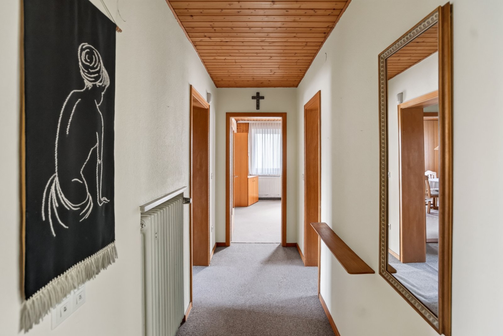Einfamilienhaus mit viel Potenzial auf großem Gartengrundstück - 5 Zimmer + Garage am Haus