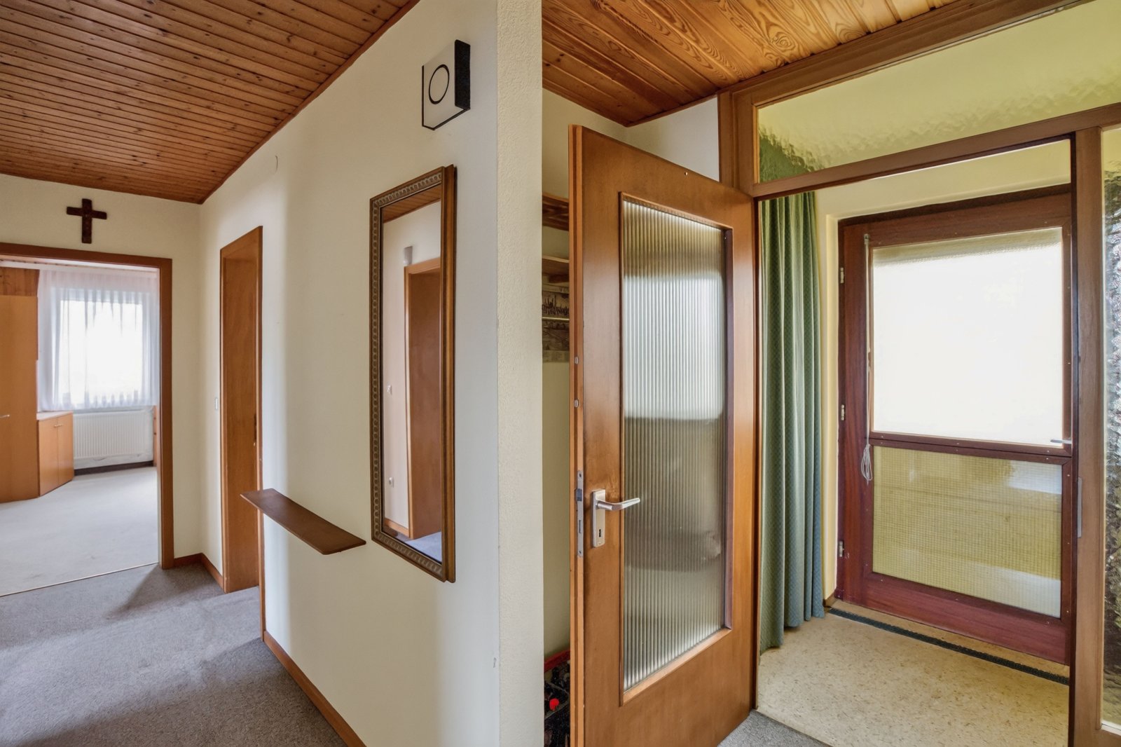 Einfamilienhaus mit viel Potenzial auf großem Gartengrundstück - 5 Zimmer + Garage am Haus