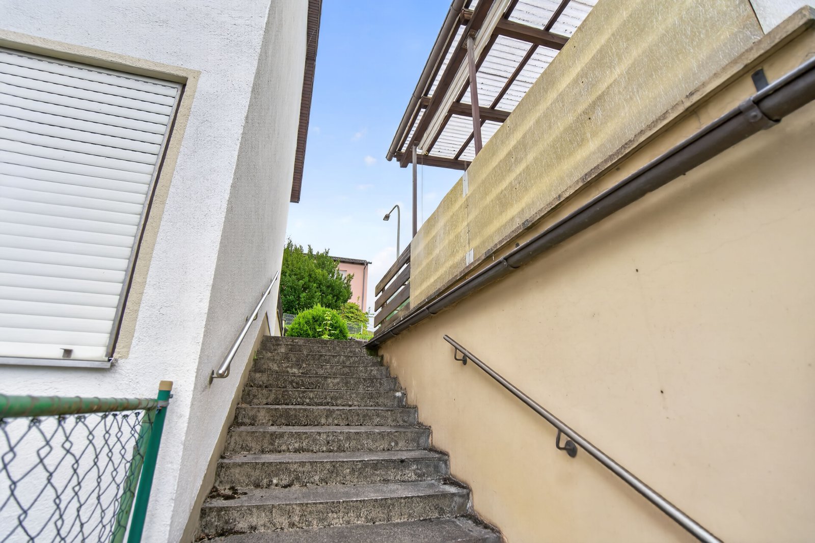 Einfamilienhaus mit viel Potenzial auf großem Gartengrundstück - 5 Zimmer + Garage am Haus
